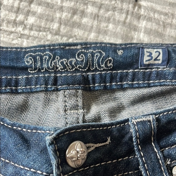 Women's Miss Me Blue Jeans - Picture 3 of 11